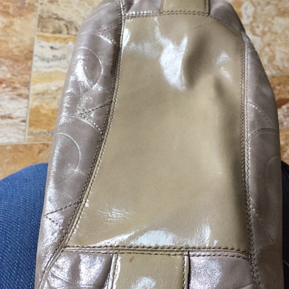 Coach Silvery Taupe & beige patent leather VGUC - Picture 6 of 8